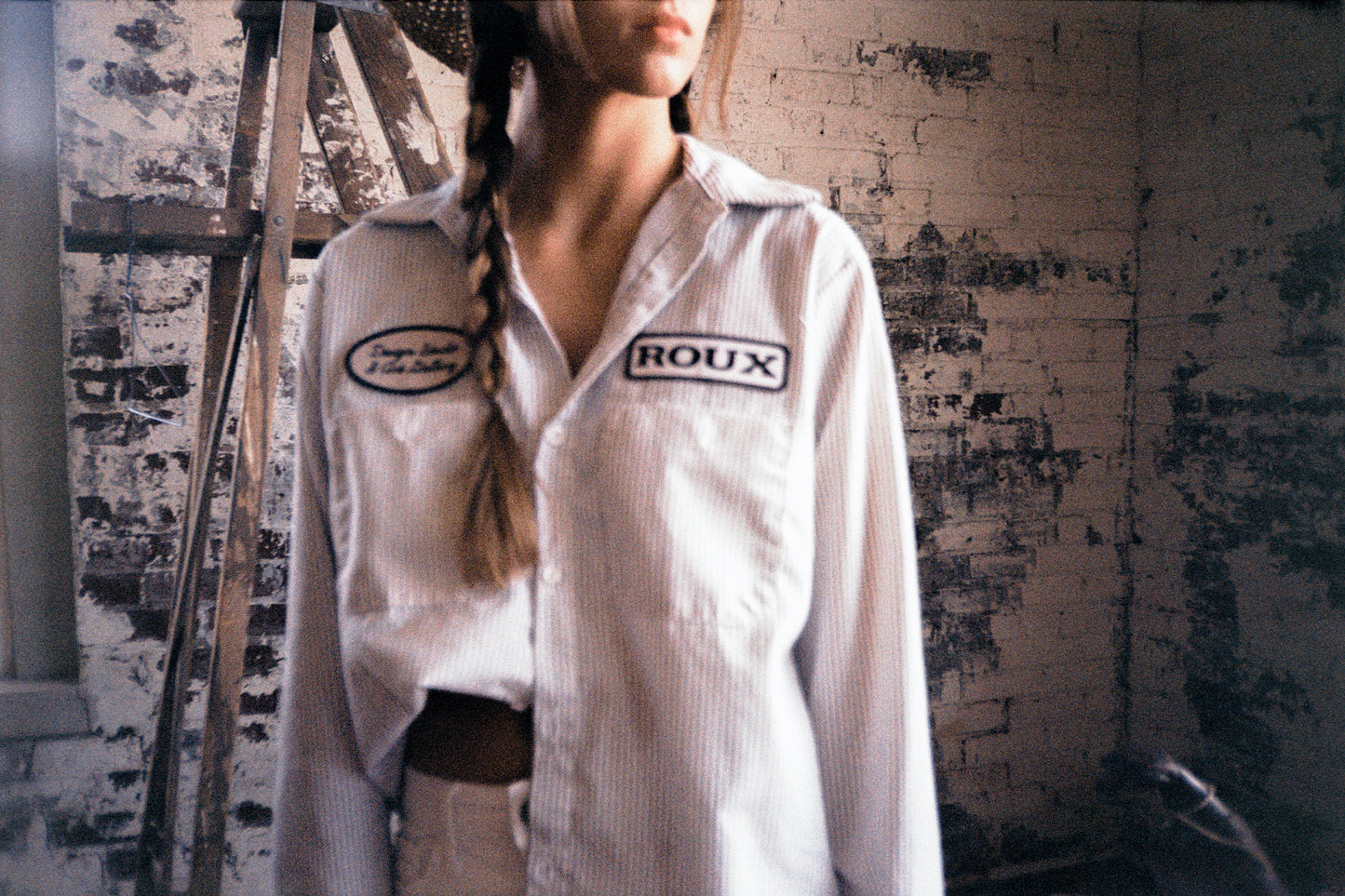 COLLAR, a cropped work shirt